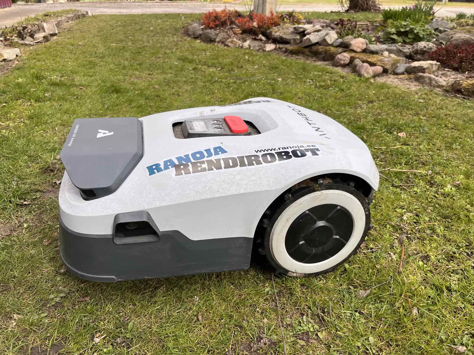 Täisteenusrent Robotniiduk ANTHBOT Genie 3000 (kaablivaba) 3600 m² Täisteenusrent Robotniiduk ANTHBOT Genie 3000 (kaablivaba) 3600 m²