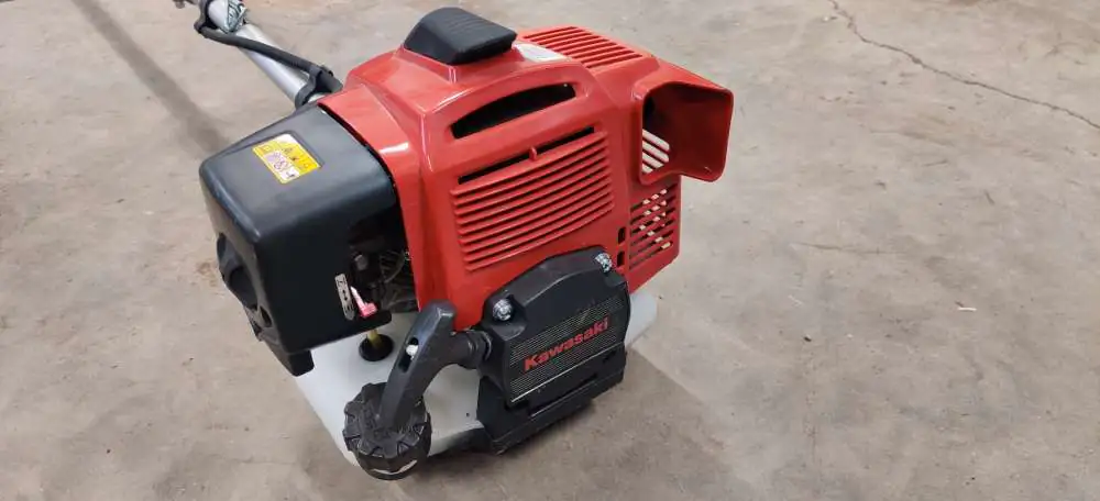 Võimas Kawasaki trimmer/võsalõikur CEDRUSKW53 (Kasutatud) - Image 5