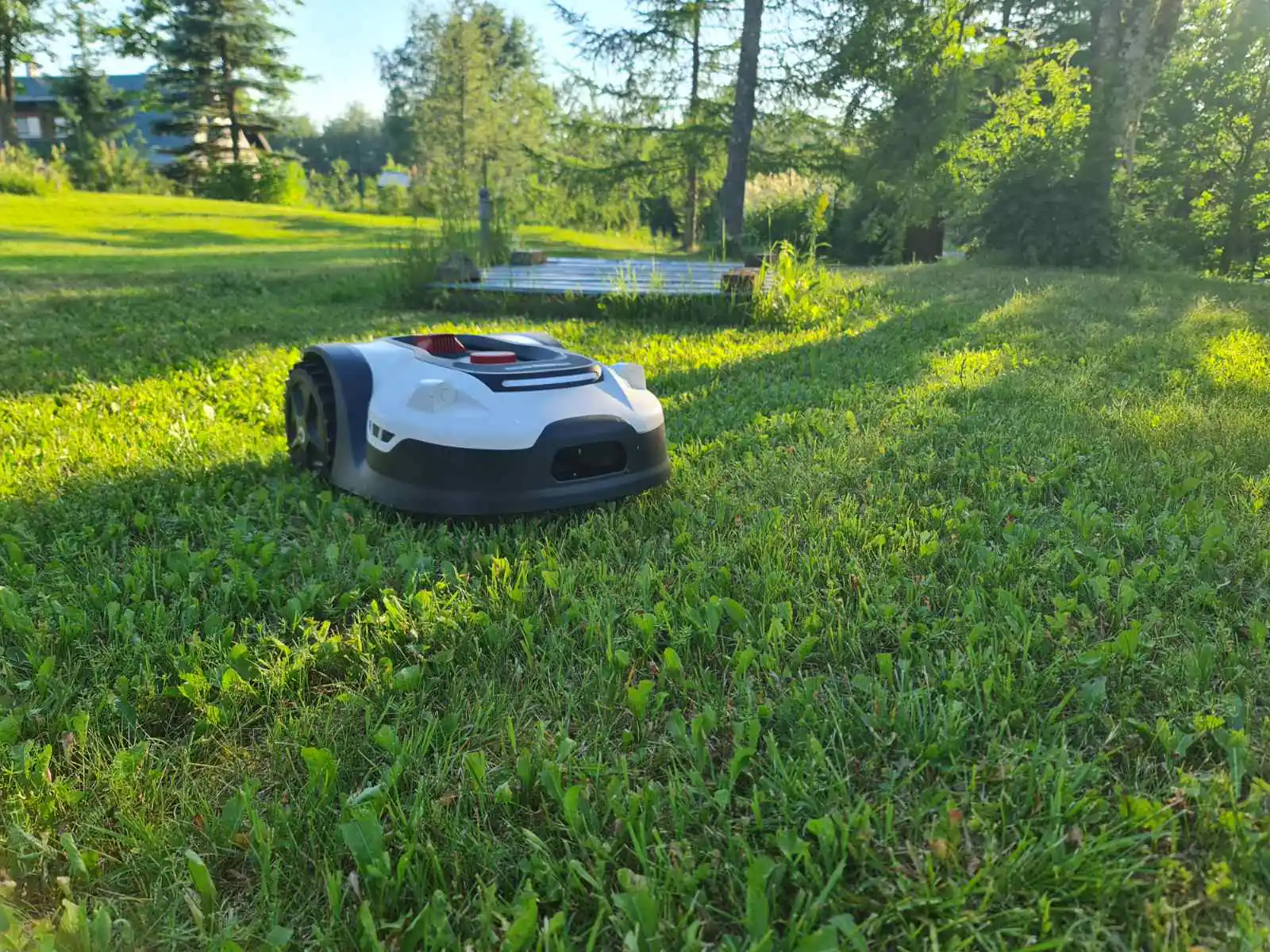 mururobotid robotniidukid niidukite hooldus