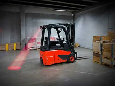 SAE punase punktvalgusvihuga tõstuki LED töötuli