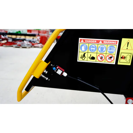 Bensiinimootoriga järelveetav puiduhakkur RPS-120