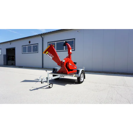 Bensiinimootoriga oksapurustaja RTS-630 koos haagisega