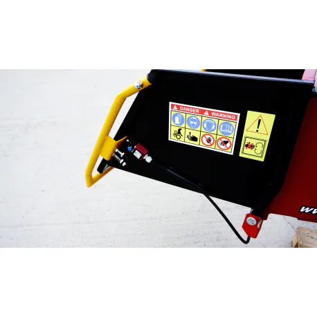 Bensiinimootoriga puiduhakkur RPS-120 koos platvormhaagisega