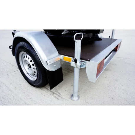 Bensiinimootoriga puiduhakkur RPS-120 koos platvormhaagisega