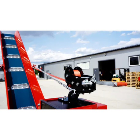 Bensiinimootoriga puiduhakkur RPS-120 koos platvormhaagisega