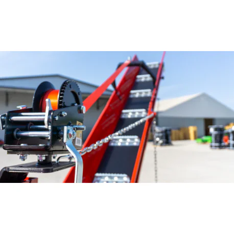 Bensiinimootoriga puiduhakkur RPS-120 koos platvormhaagisega