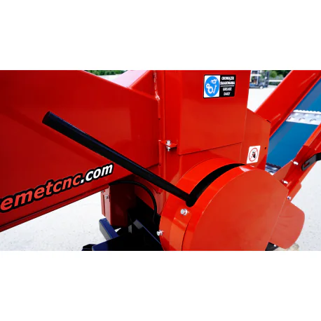 Bensiinimootoriga puiduhakkur RPS-120 koos platvormhaagisega