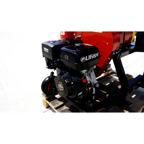 Bensiinimootoriga puiduhakkur RS-120 + PTO 11 Bensiinimootoriga puiduhakkur RS-120 + PTO