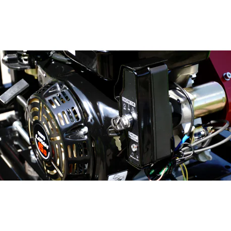 Bensiinimootoriga puiduhakkur RS-120 järelveetav