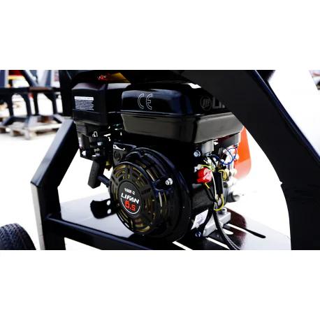 Bensiinimootoriga puiduhakkur RS-80