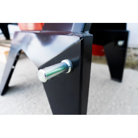 PTO-puiduhakkur R-100