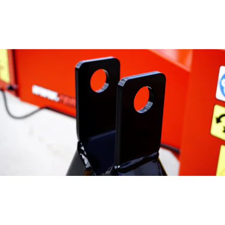 PTO-puiduhakkur R-100 koos lintkonveieriga 2.3 m