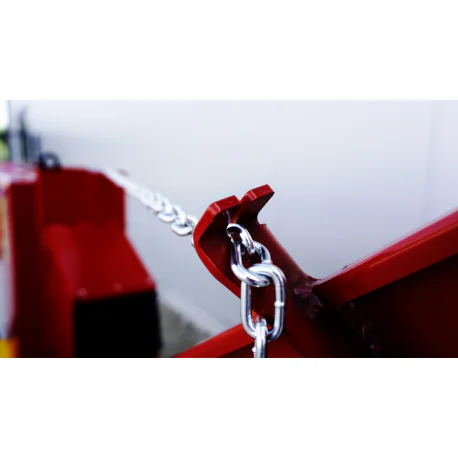 PTO-puiduhakkur R-100 koos lintkonveieriga 2.3 m