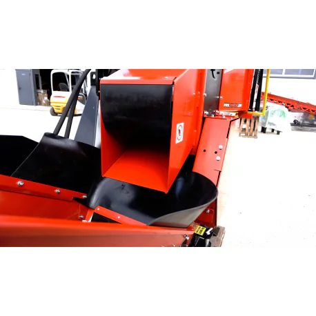 PTO-puiduhakkur RP-200 Super koos lintkonveieriga 4 m