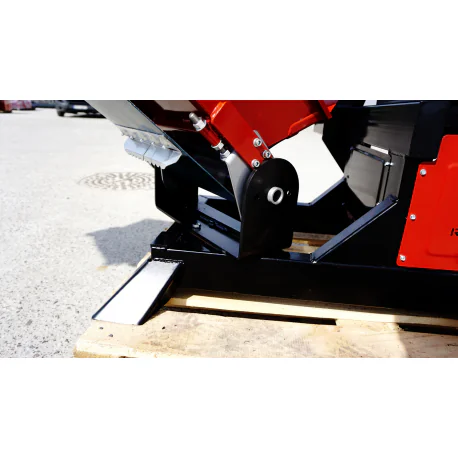 PTO-puiduhakkur RP-200 koos lintkonveieriga 3 m