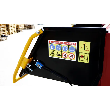 PTO-puiduhakkur RP-200 koos lintkonveieriga 3 m