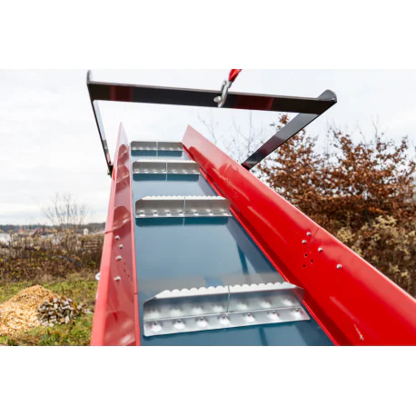 PTO-puiduhakkur RP-300 koos lintkonveieriga 3 m