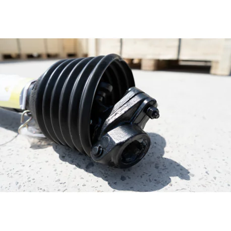 Poltsiduriga kardaan nelja nuudiga 1400 Nm 2 Poltsiduriga kardaan nelja nuudiga 1400 Nm