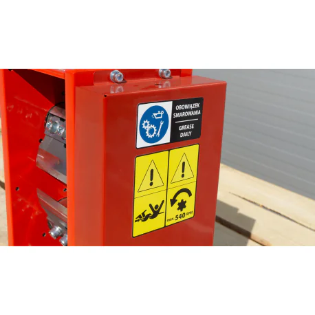 Puiduhakkuri lõikemehhanism M-120 kuue noaga