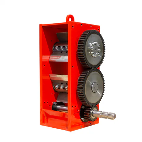 Puiduhakkuri lõikemehhanism M-120 kuue noaga