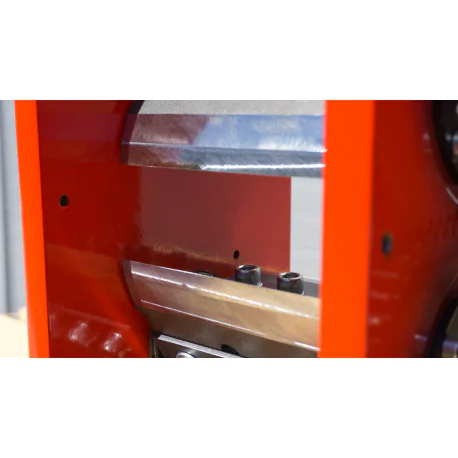 Puiduhakkuri lõikemehhanism M-120 kuue noaga