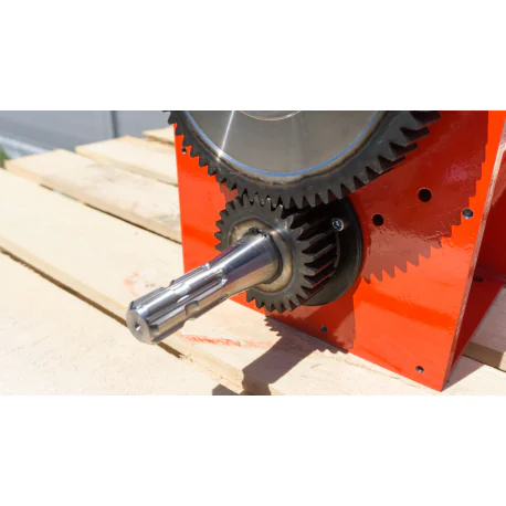 Puiduhakkuri lõikemehhanism M-150 kuue noaga