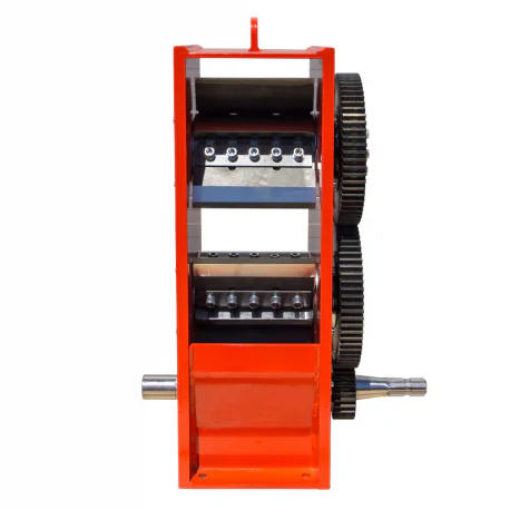 Puiduhakkuri lõikemehhanism M-150 kuue noaga