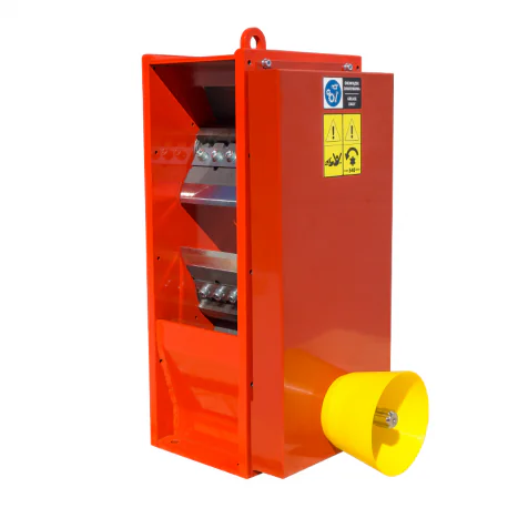 Puiduhakkuri lõikemehhanism M-150 kuue noaga