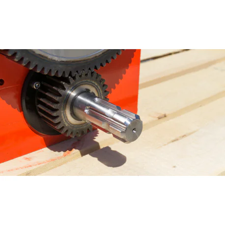 Puiduhakkuri lõikemehhanism M-200 kuue noaga