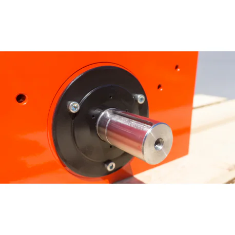 Puiduhakkuri lõikemehhanism M-200 kuue noaga