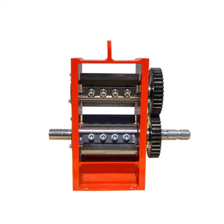 Puiduhakkuri lõikemehhanism M-60 nelja noaga