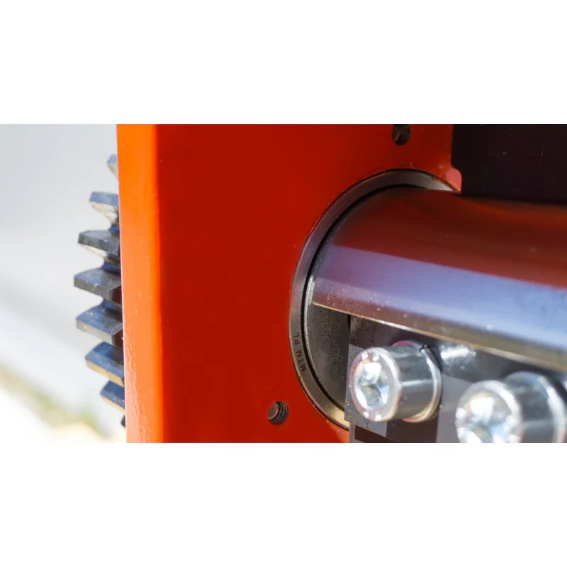 Puiduhakkuri lõikemehhanism M-60 nelja noaga