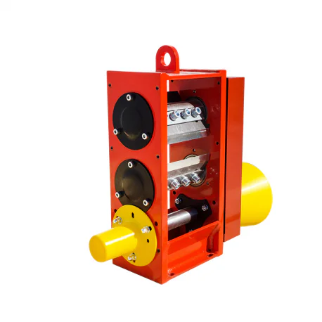 Puiduhakkuri lõikemehhanism M-80 nelja noaga