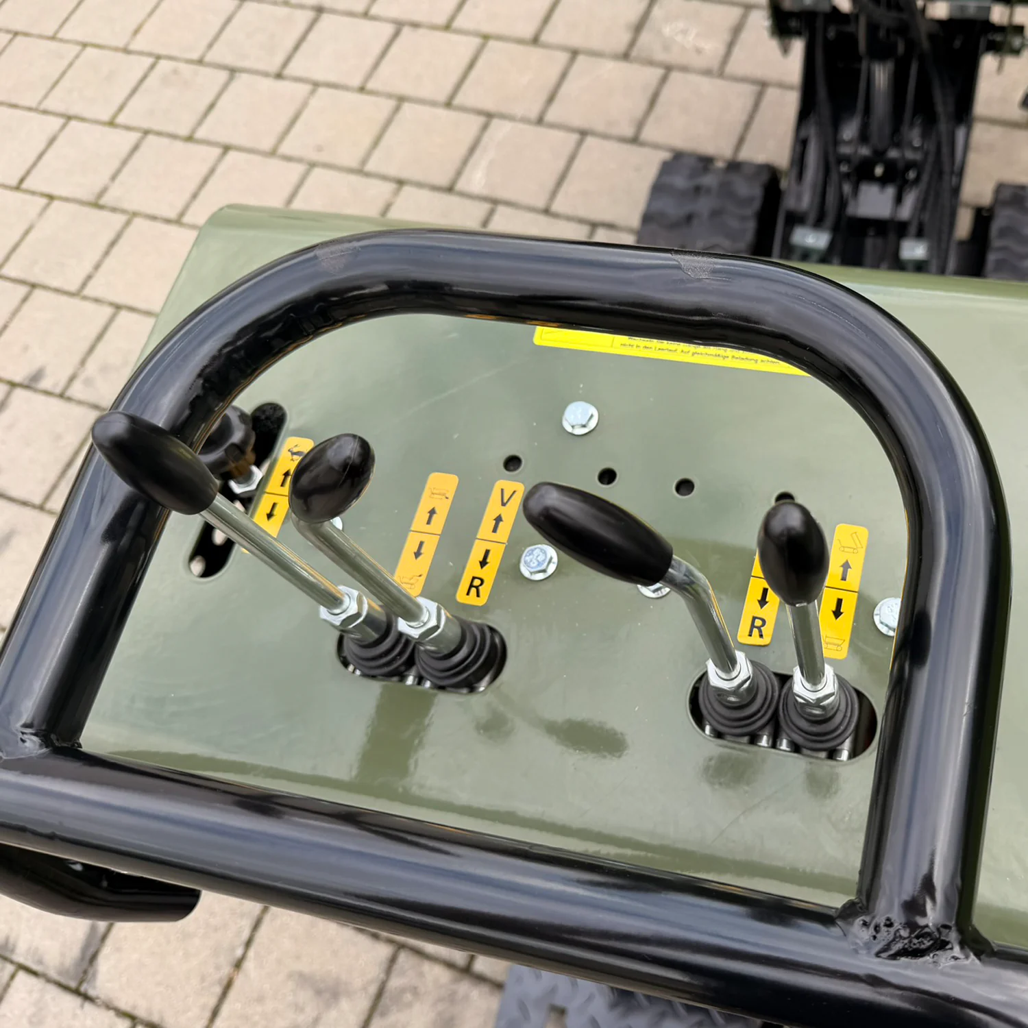 Lumag hüdraulilise kallutamisega minikallur GAMUL-VH5PRO