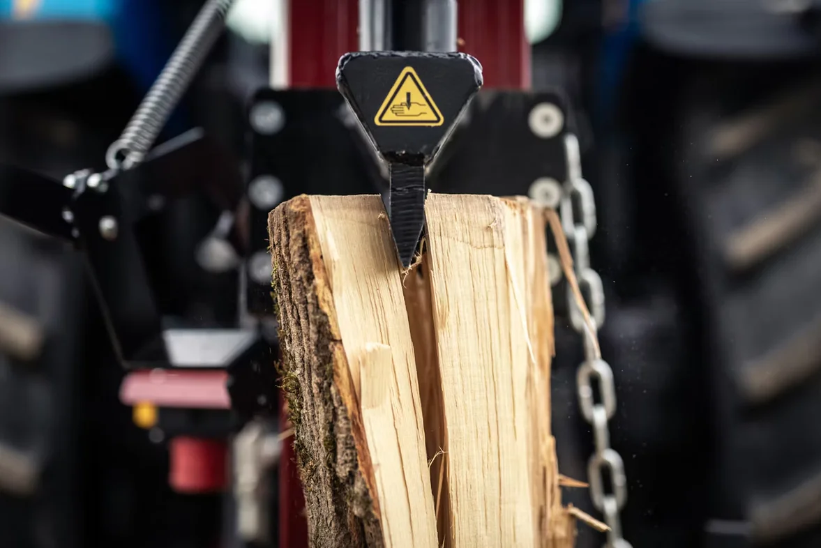 Brugger vertikaalne puulõhkuja elektrimootoriga + PTO S30