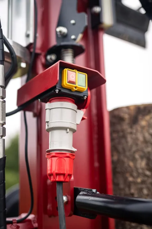 Brugger vertikaalne puulõhkuja elektrimootoriga + PTO S22