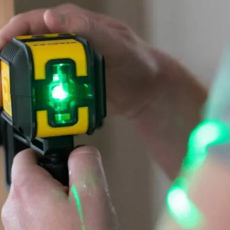 Ristlaser CUBIX roheline koti ja kinnitusalusega, Stanley